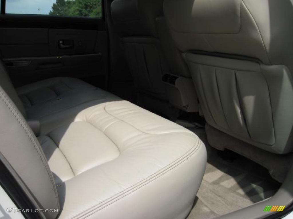 1999 DeVille Sedan - White / Neutral Shale photo #15