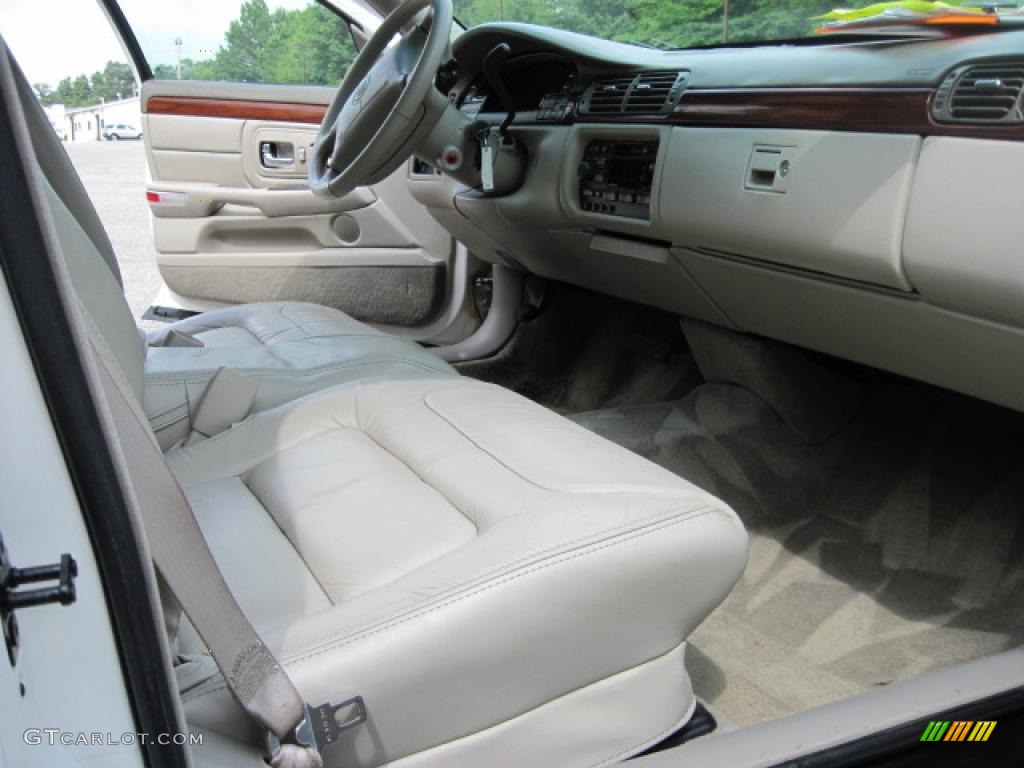 1999 DeVille Sedan - White / Neutral Shale photo #18