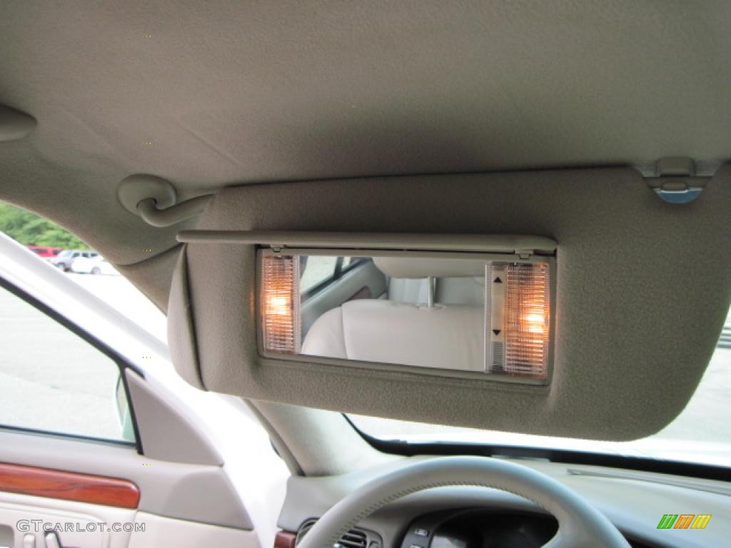 1999 DeVille Sedan - White / Neutral Shale photo #25