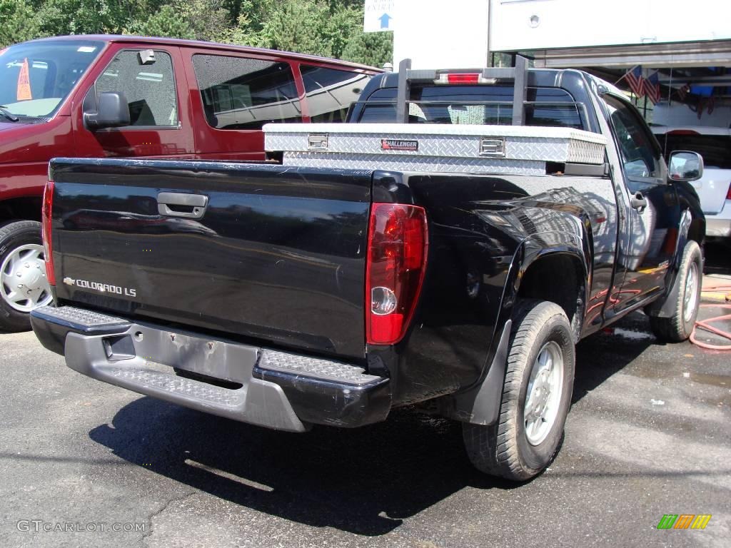 2004 Colorado LS Regular Cab 4x4 - Black / Medium Dark Pewter photo #4