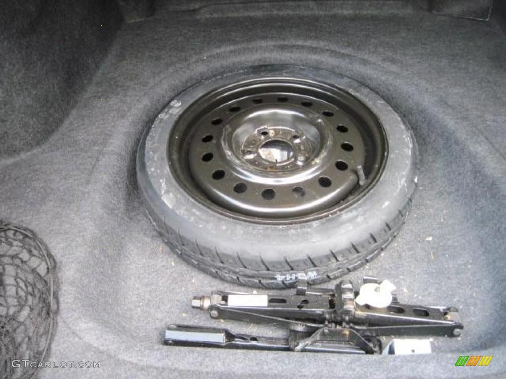 1999 DeVille Sedan - White / Neutral Shale photo #32