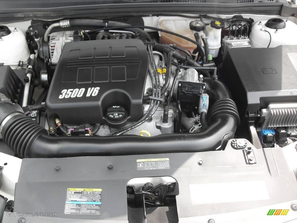 2005 Malibu LT V6 Sedan - White / Gray photo #20