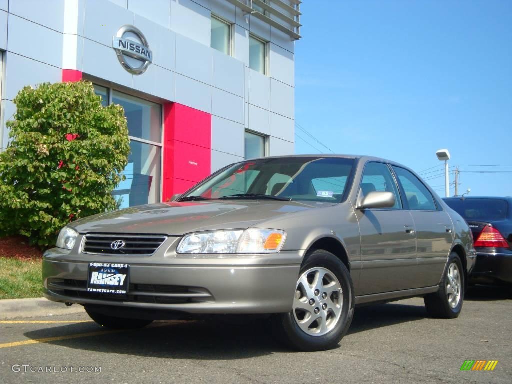 2001 Camry LE V6 - Antique Sage Pearl / Oak photo #1