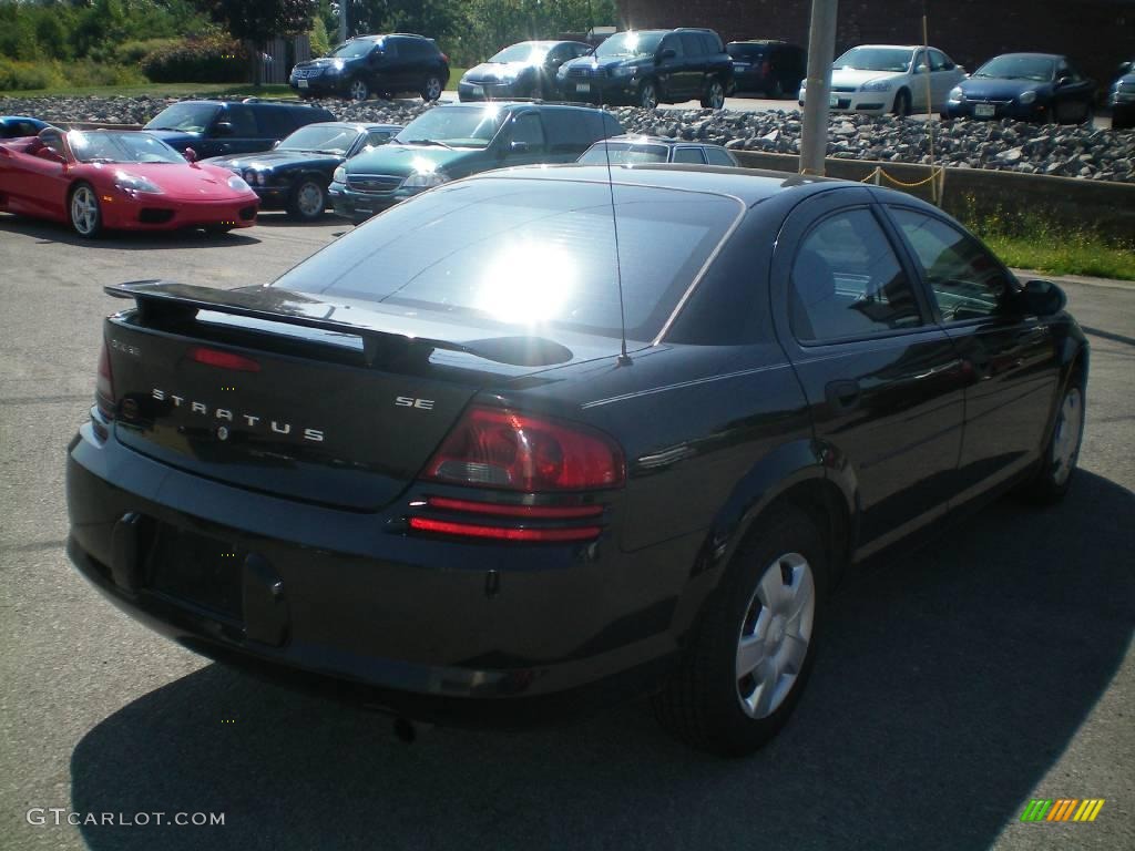 2003 Stratus SE Sedan - Brilliant Black Crystal Pearl / Dark Slate Gray photo #9