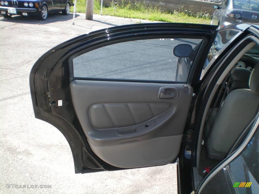 2003 Stratus SE Sedan - Brilliant Black Crystal Pearl / Dark Slate Gray photo #15