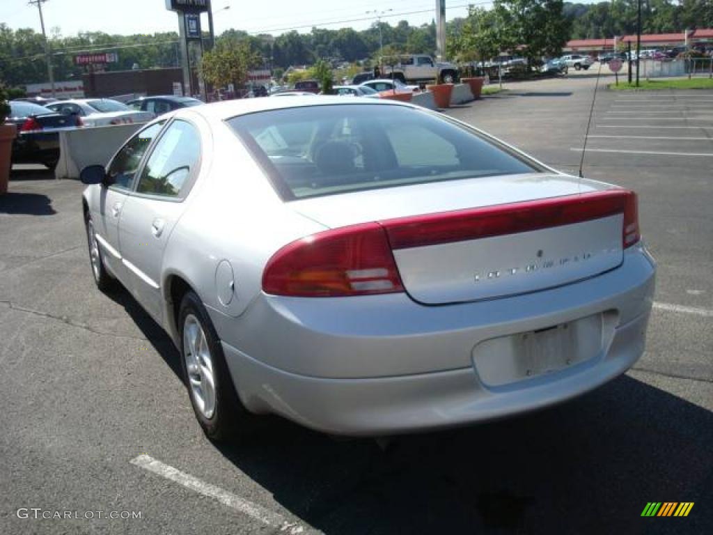 2000 Intrepid  - Bright Silver Metallic / Medium Quartz photo #5