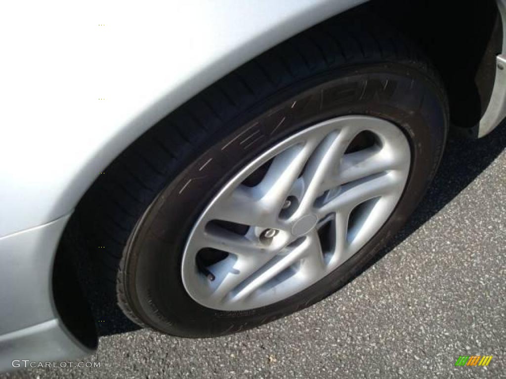 2000 Intrepid  - Bright Silver Metallic / Medium Quartz photo #9