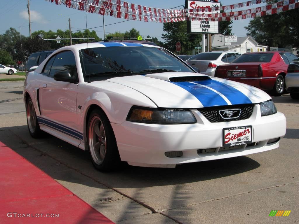 2001 Mustang GT Coupe - Oxford White / Medium Graphite photo #5