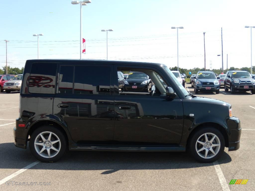 2005 xB  - Black / Dark Charcoal photo #6