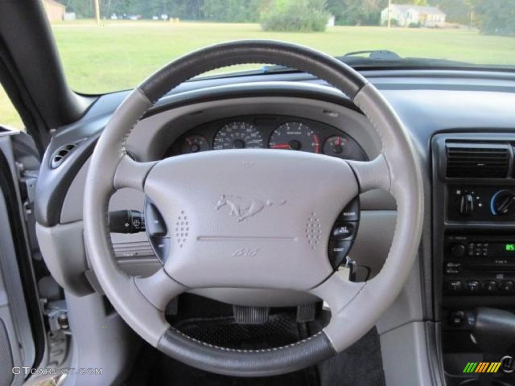 2003 Mustang V6 Coupe - Silver Metallic / Medium Graphite photo #22