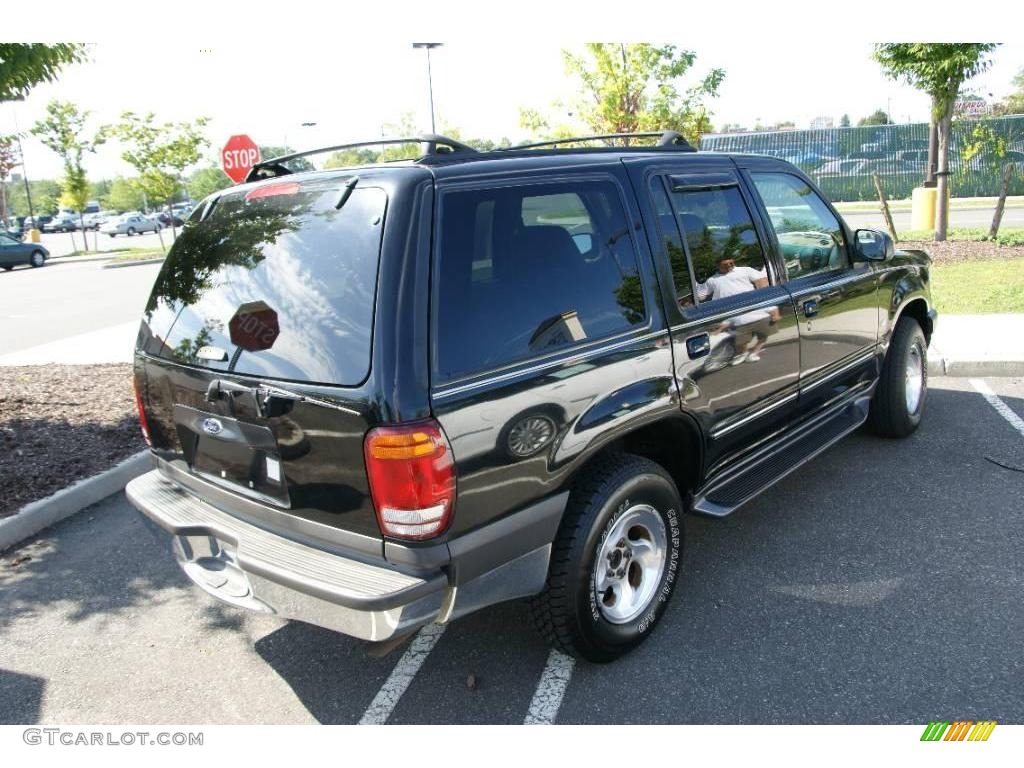 2000 Explorer XLT 4x4 - Black / Medium Prairie Tan photo #4