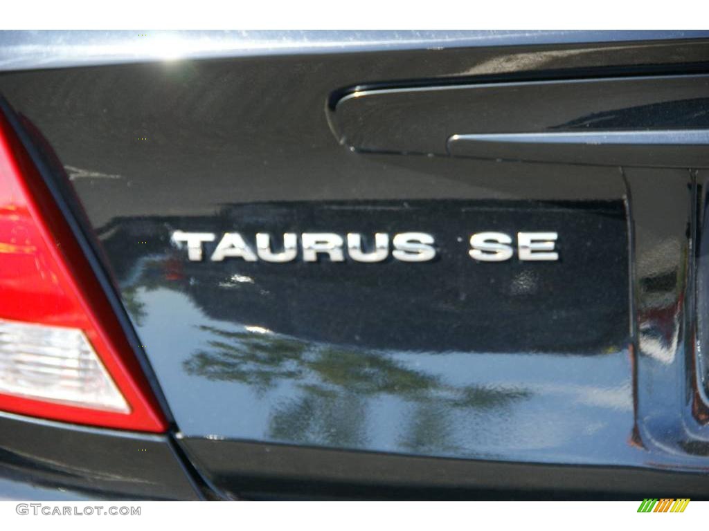 2005 Taurus SE - Black / Ebony Black photo #6