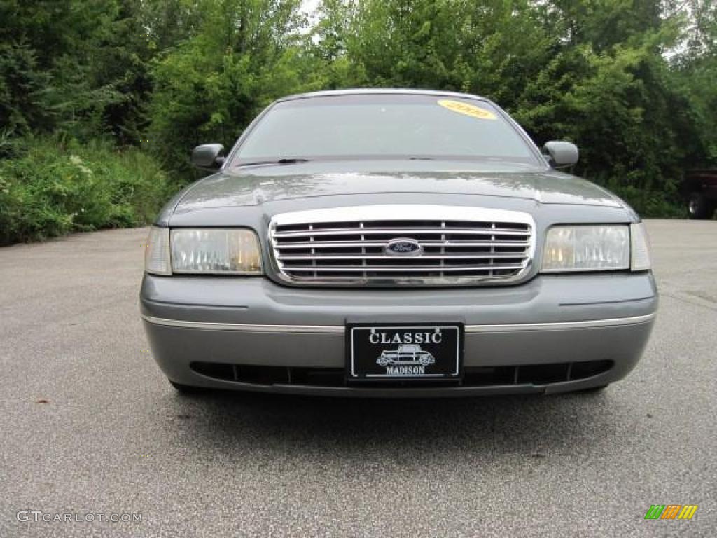 2000 Crown Victoria LX Sedan - Medium Grey Metallic / Dark Charcoal photo #2