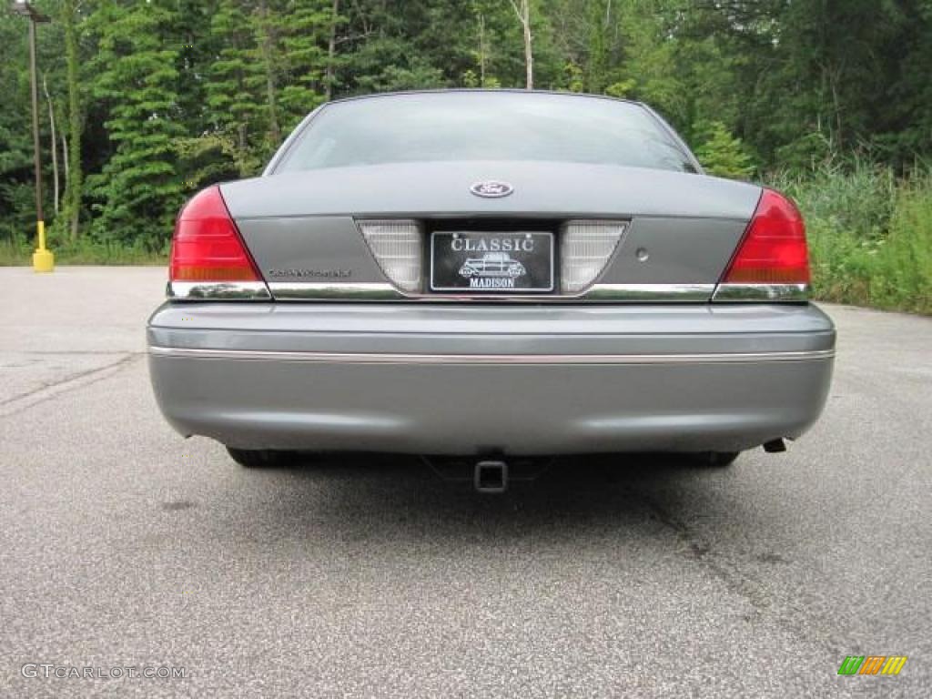 2000 Crown Victoria LX Sedan - Medium Grey Metallic / Dark Charcoal photo #5