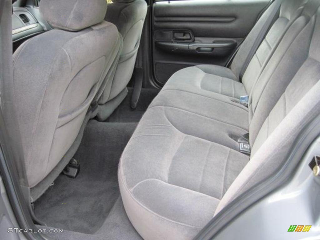 2000 Crown Victoria LX Sedan - Medium Grey Metallic / Dark Charcoal photo #13