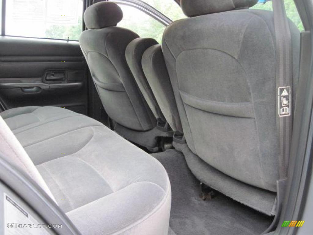 2000 Crown Victoria LX Sedan - Medium Grey Metallic / Dark Charcoal photo #15