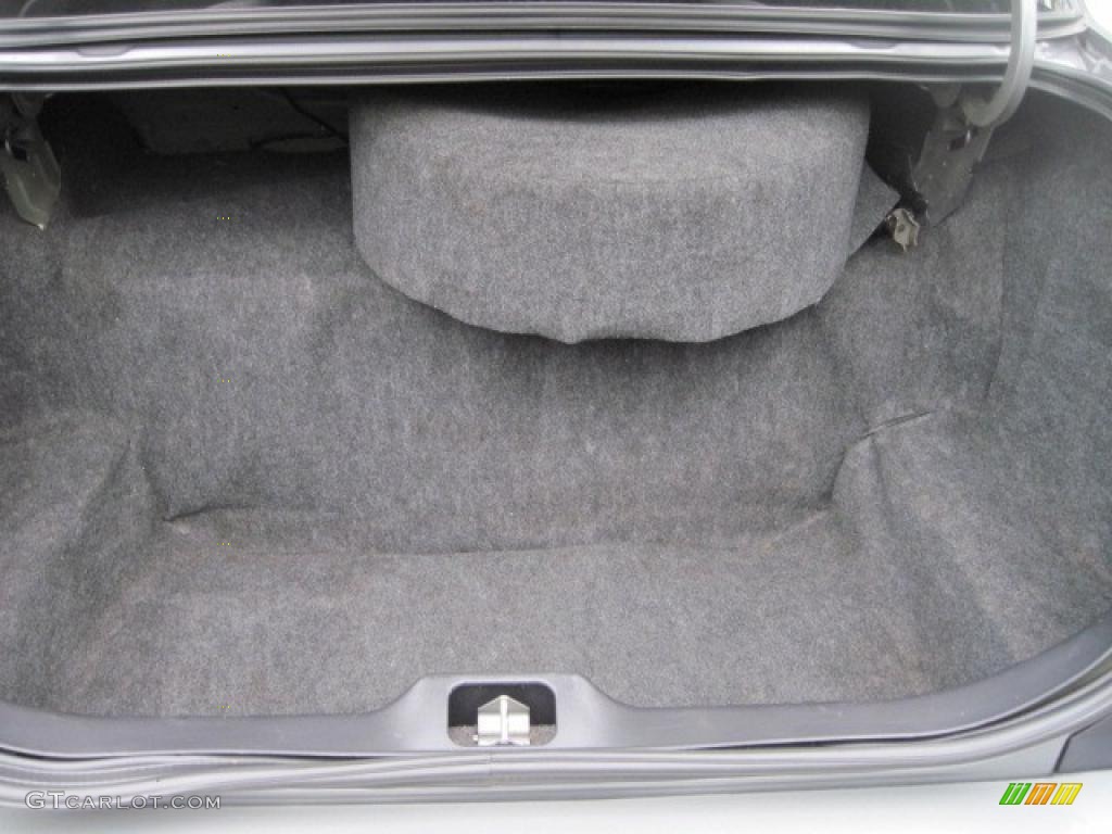 2000 Crown Victoria LX Sedan - Medium Grey Metallic / Dark Charcoal photo #28