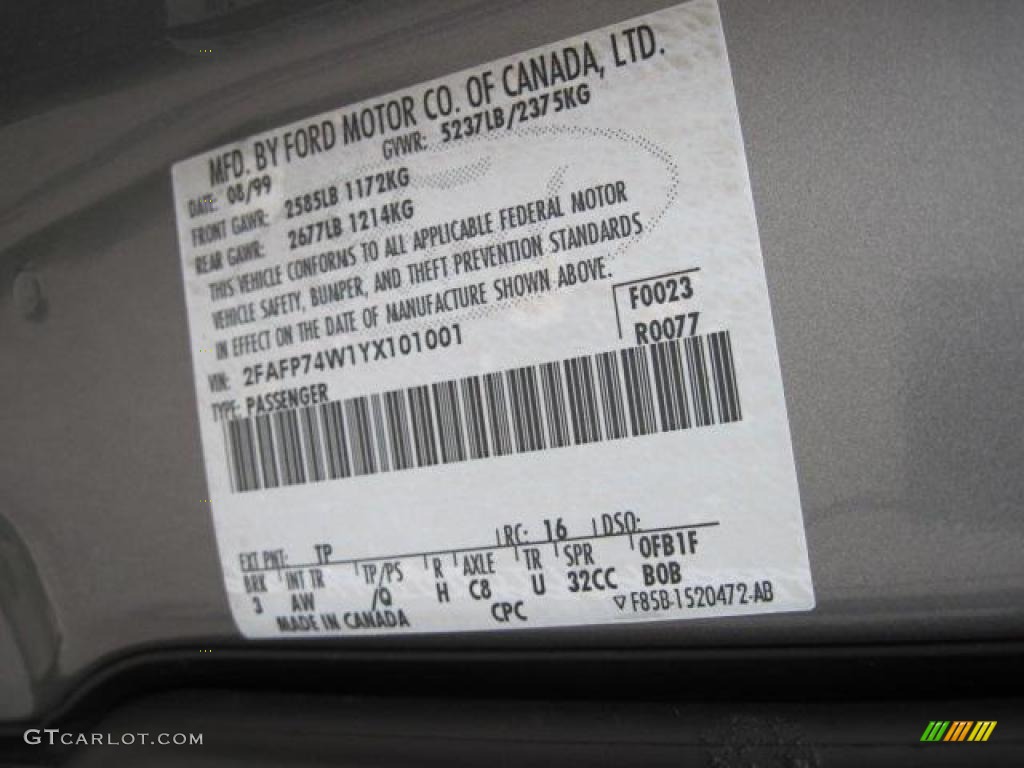 2000 Crown Victoria LX Sedan - Medium Grey Metallic / Dark Charcoal photo #29