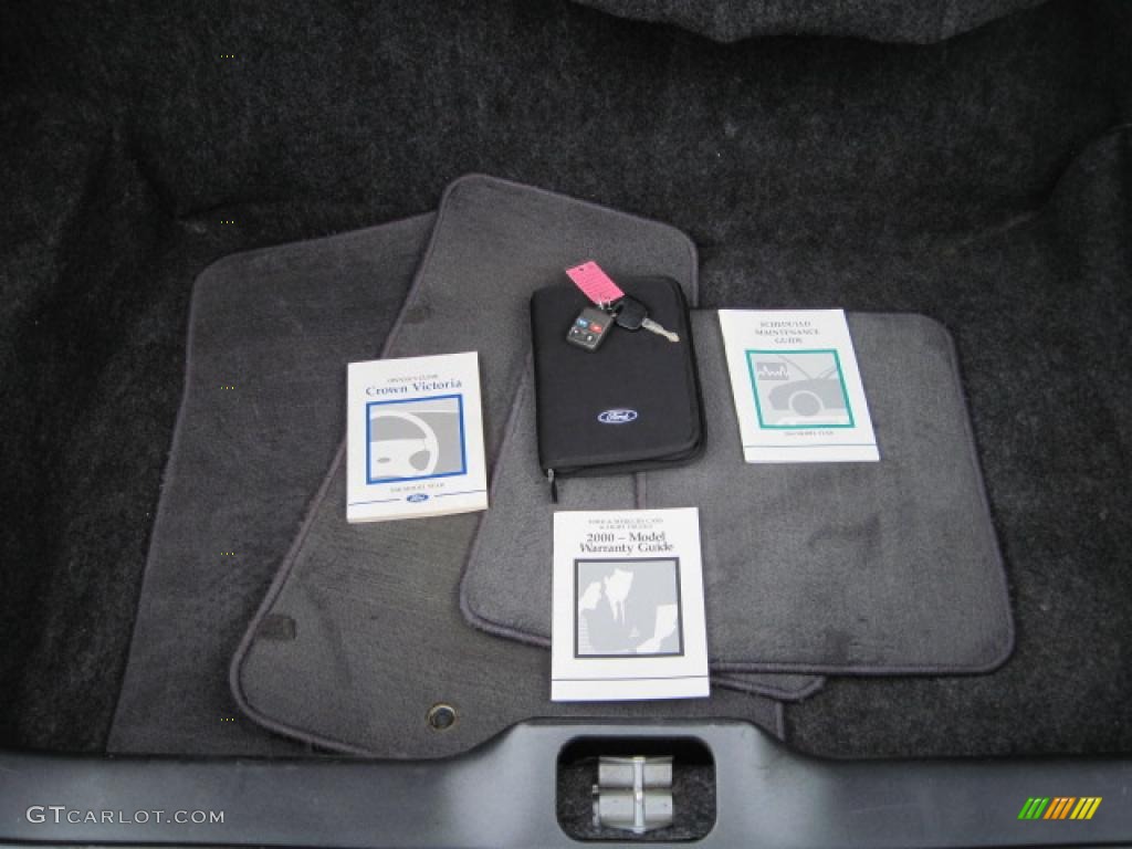 2000 Crown Victoria LX Sedan - Medium Grey Metallic / Dark Charcoal photo #31