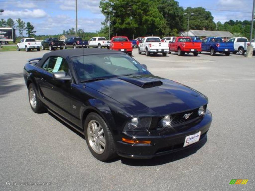 2006 Mustang GT Premium Convertible - Black / Light Parchment photo #3
