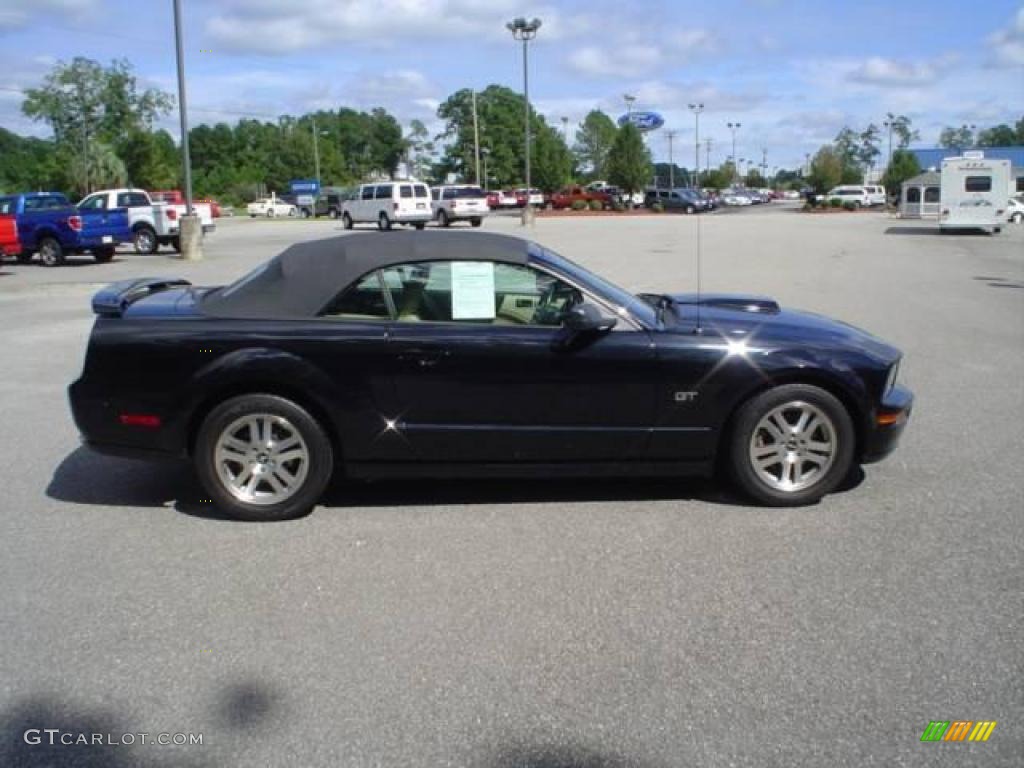 2006 Mustang GT Premium Convertible - Black / Light Parchment photo #4