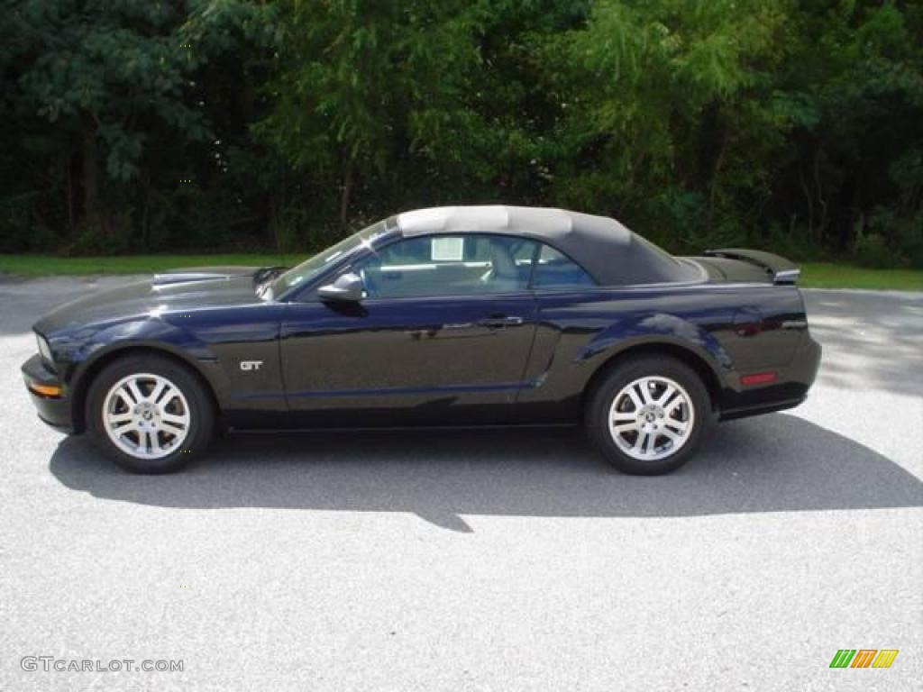 2006 Mustang GT Premium Convertible - Black / Light Parchment photo #8