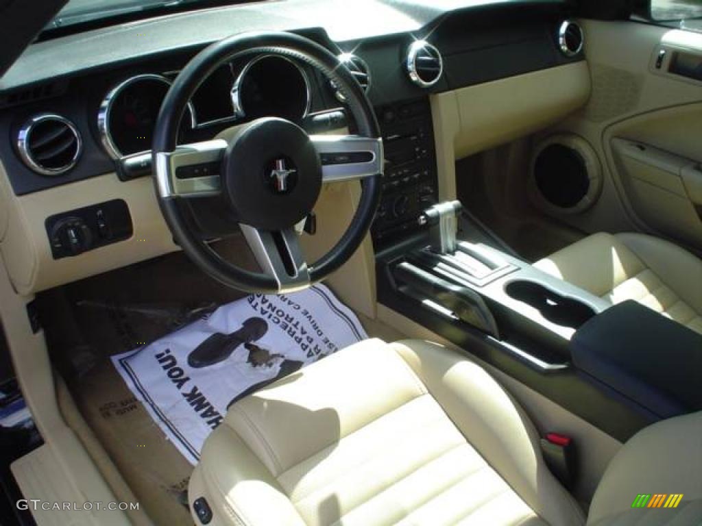 2006 Mustang GT Premium Convertible - Black / Light Parchment photo #21