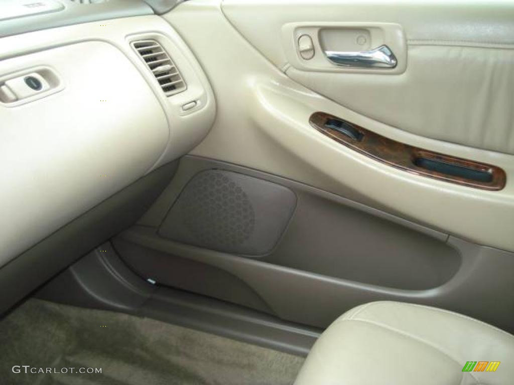 1999 Accord EX V6 Sedan - Taffeta White / Ivory photo #17