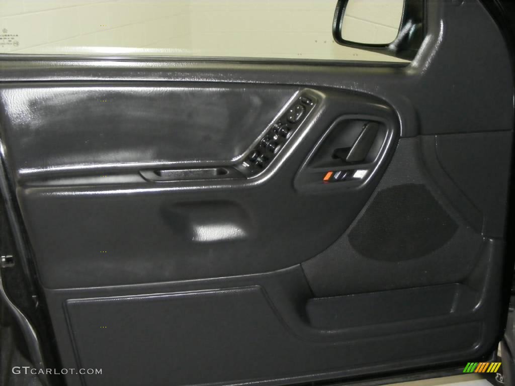 2003 Grand Cherokee Laredo 4x4 - Brilliant Black / Dark Slate Gray photo #14