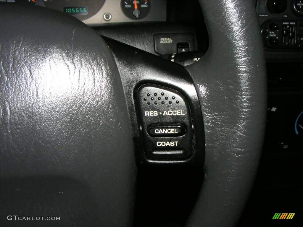2003 Grand Cherokee Laredo 4x4 - Brilliant Black / Dark Slate Gray photo #23