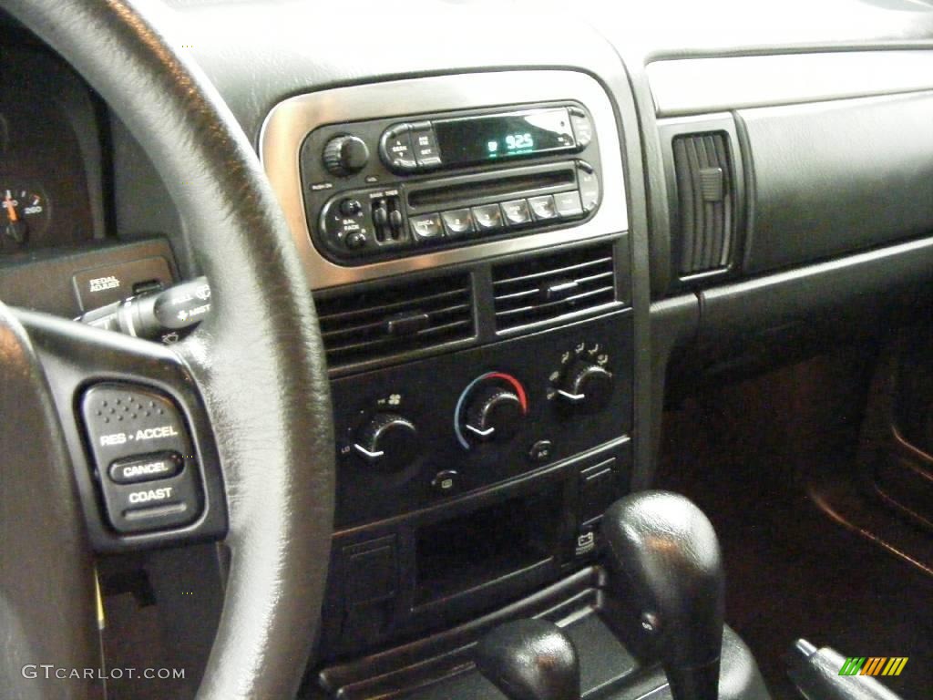 2003 Grand Cherokee Laredo 4x4 - Brilliant Black / Dark Slate Gray photo #28