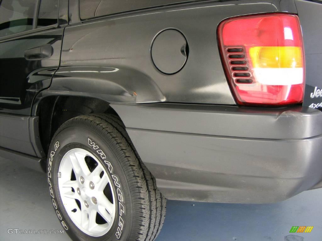 2003 Grand Cherokee Laredo 4x4 - Brilliant Black / Dark Slate Gray photo #40