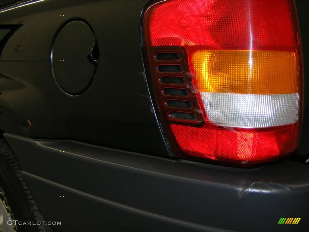2003 Grand Cherokee Laredo 4x4 - Brilliant Black / Dark Slate Gray photo #41