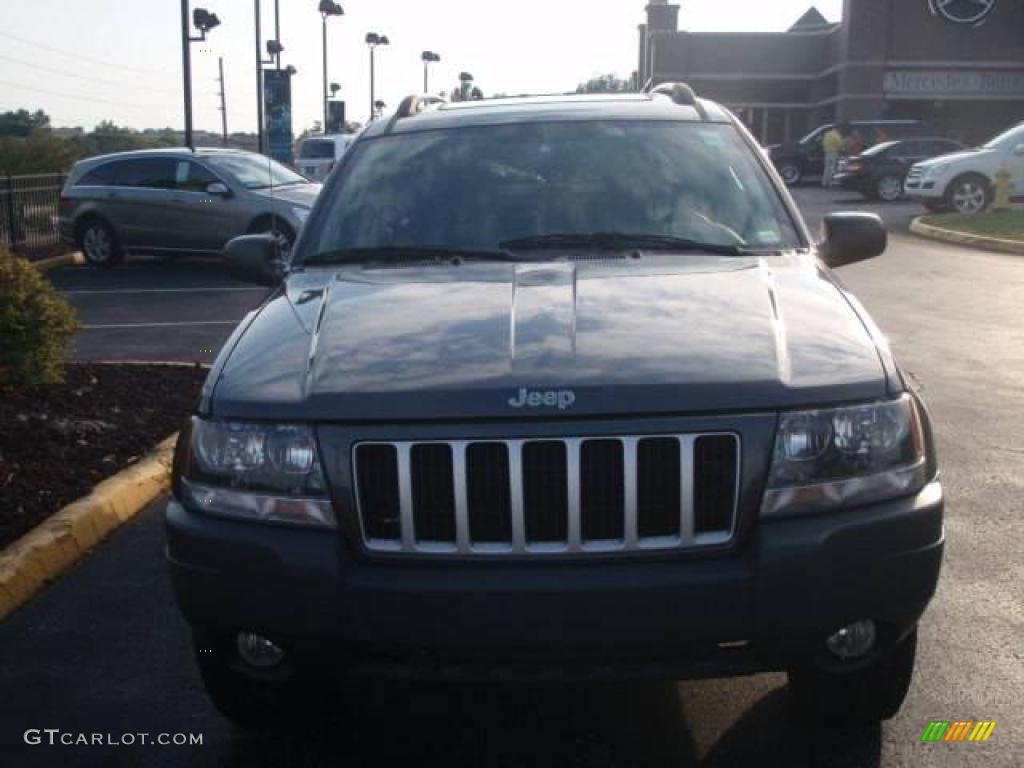 2004 Grand Cherokee Laredo 4x4 - Graphite Metallic / Dark Slate Gray photo #2