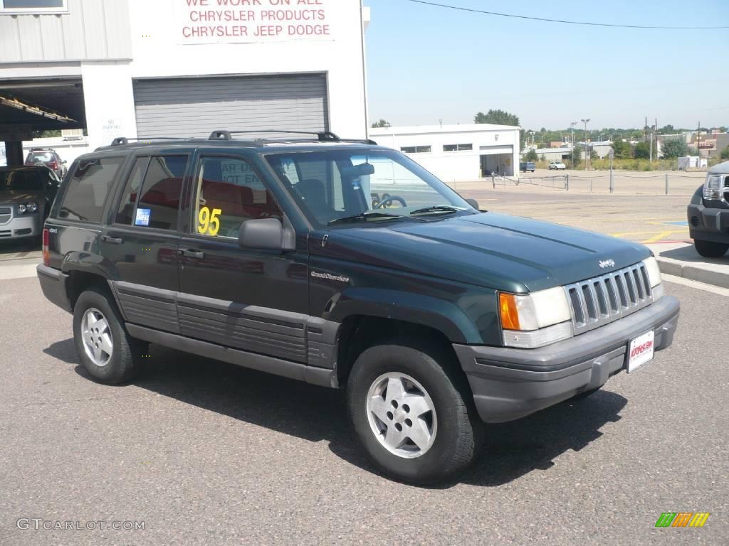 1995 Grand Cherokee Laredo 4x4 - Moss Green Pearl / Tan photo #3