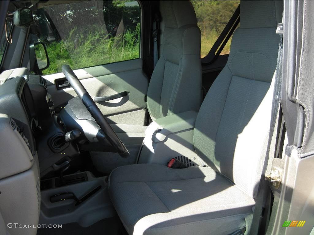 2004 Wrangler Sahara 4x4 - Light Khaki Metallic / Khaki photo #16