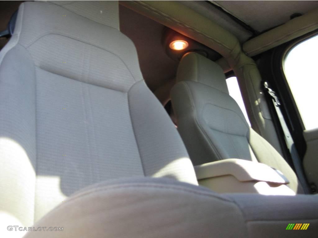 2004 Wrangler Sahara 4x4 - Light Khaki Metallic / Khaki photo #19