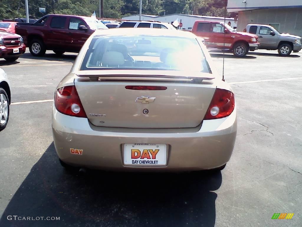 2005 Cobalt Sedan - Sandstone Metallic / Neutral Beige photo #6