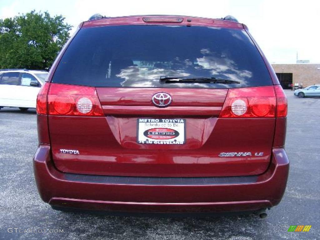 2006 Sienna LE - Salsa Red Pearl / Stone Gray photo #4