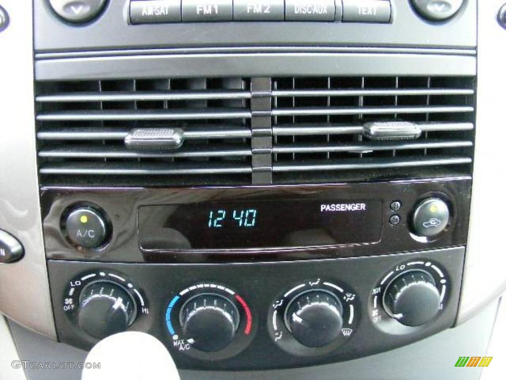 2006 Sienna LE - Salsa Red Pearl / Stone Gray photo #22