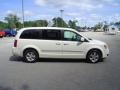 Stone White - Grand Caravan SXT Photo No. 4