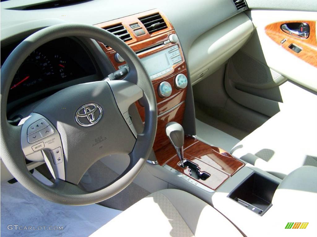 2009 Camry LE - Barcelona Red Metallic / Bisque photo #14