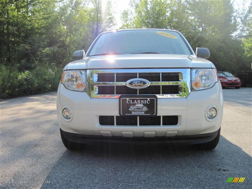 2009 Escape XLT V6 - White Suede / Stone photo #2