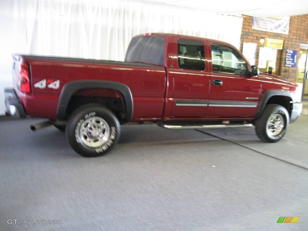 2005 Silverado 2500HD LS Extended Cab 4x4 - Sport Red Metallic / Dark Charcoal photo #3