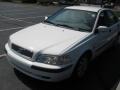 White - S40 1.9T Photo No. 7