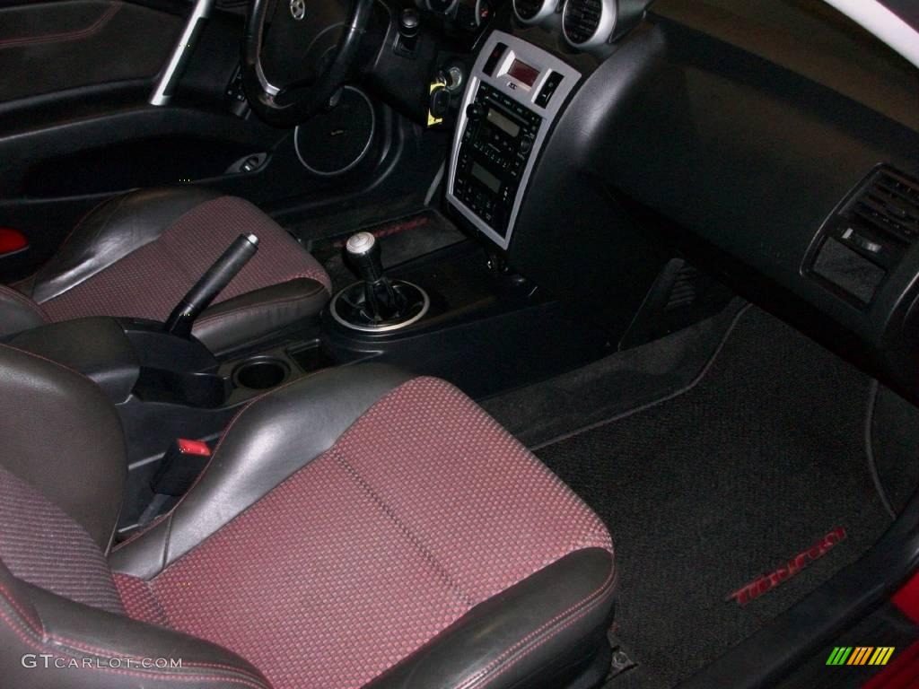 2006 Tiburon GT - Electric Red / Black photo #19