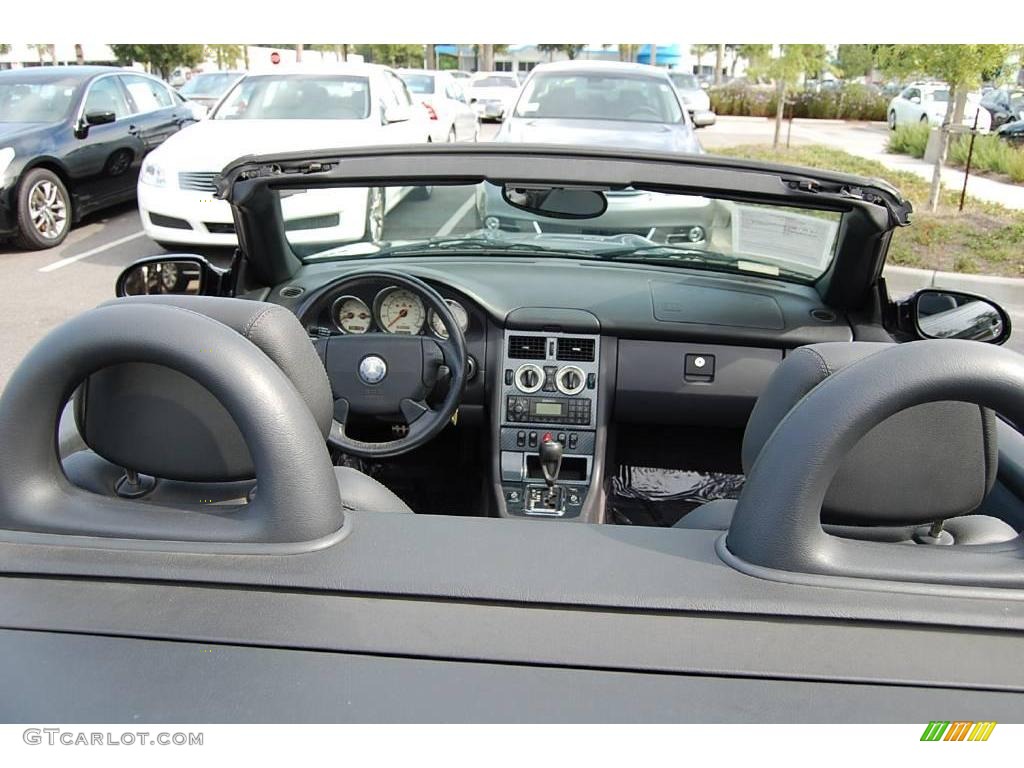 1999 SLK 230 Kompressor Roadster - Black / Charcoal photo #9