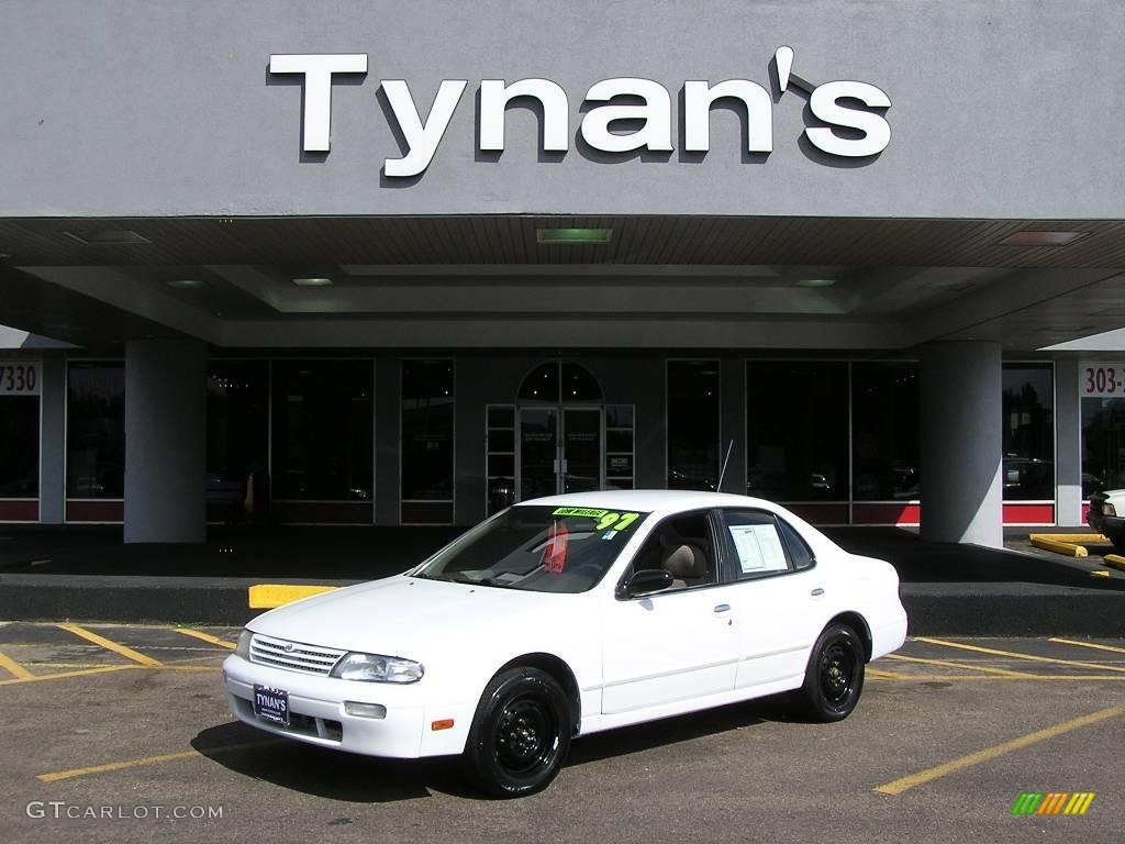 1997 Altima  - Cloud White / Tan photo #1