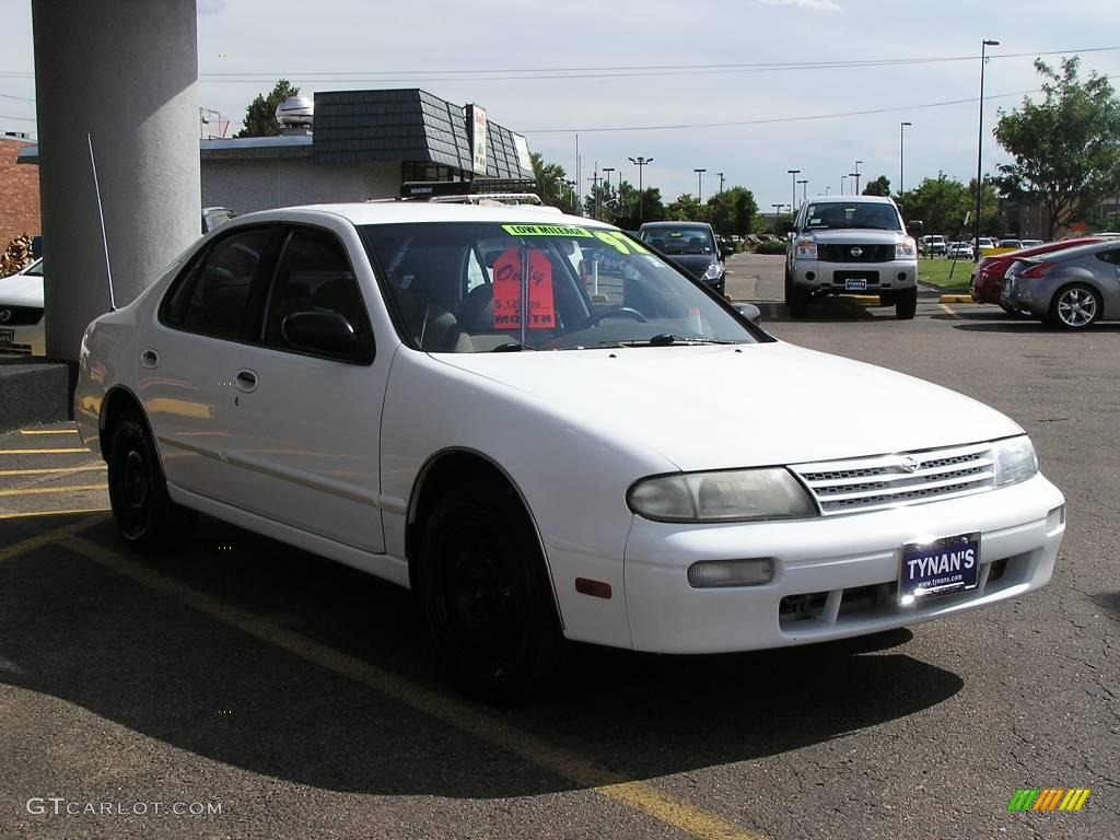 1997 Altima  - Cloud White / Tan photo #3