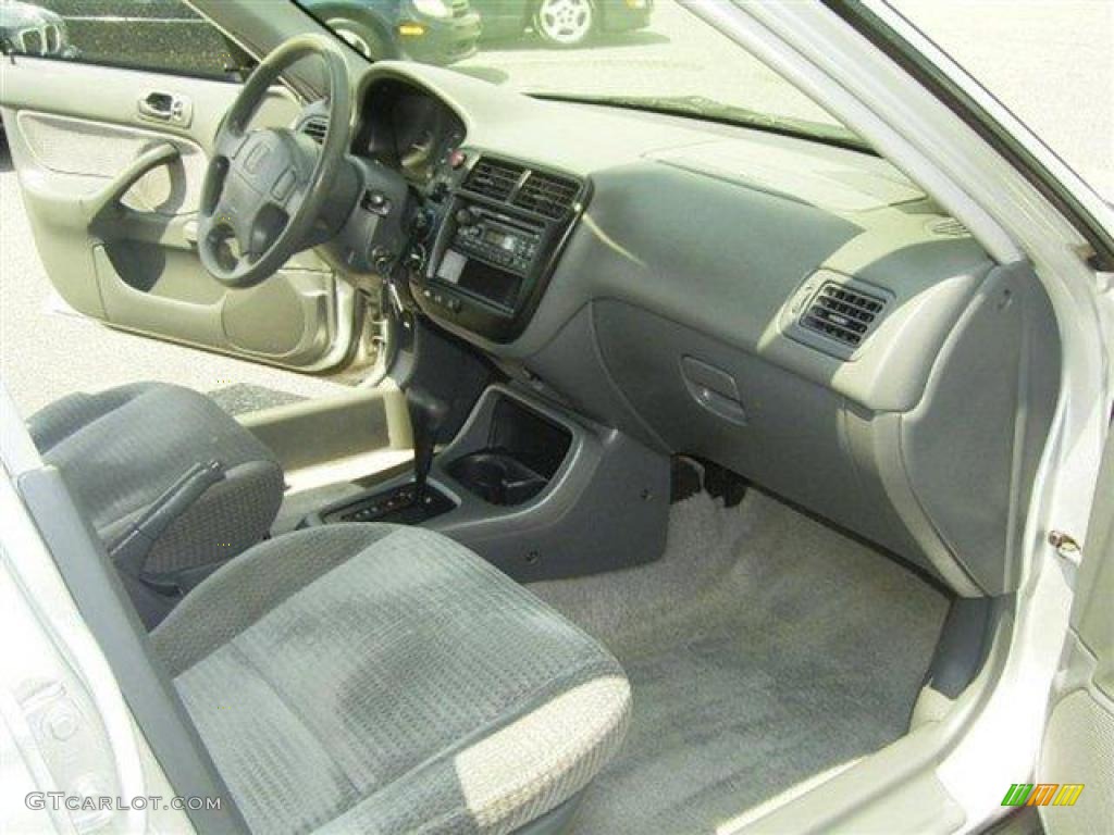 1999 Civic VP Sedan - Vogue Silver Metallic / Dark Gray photo #25
